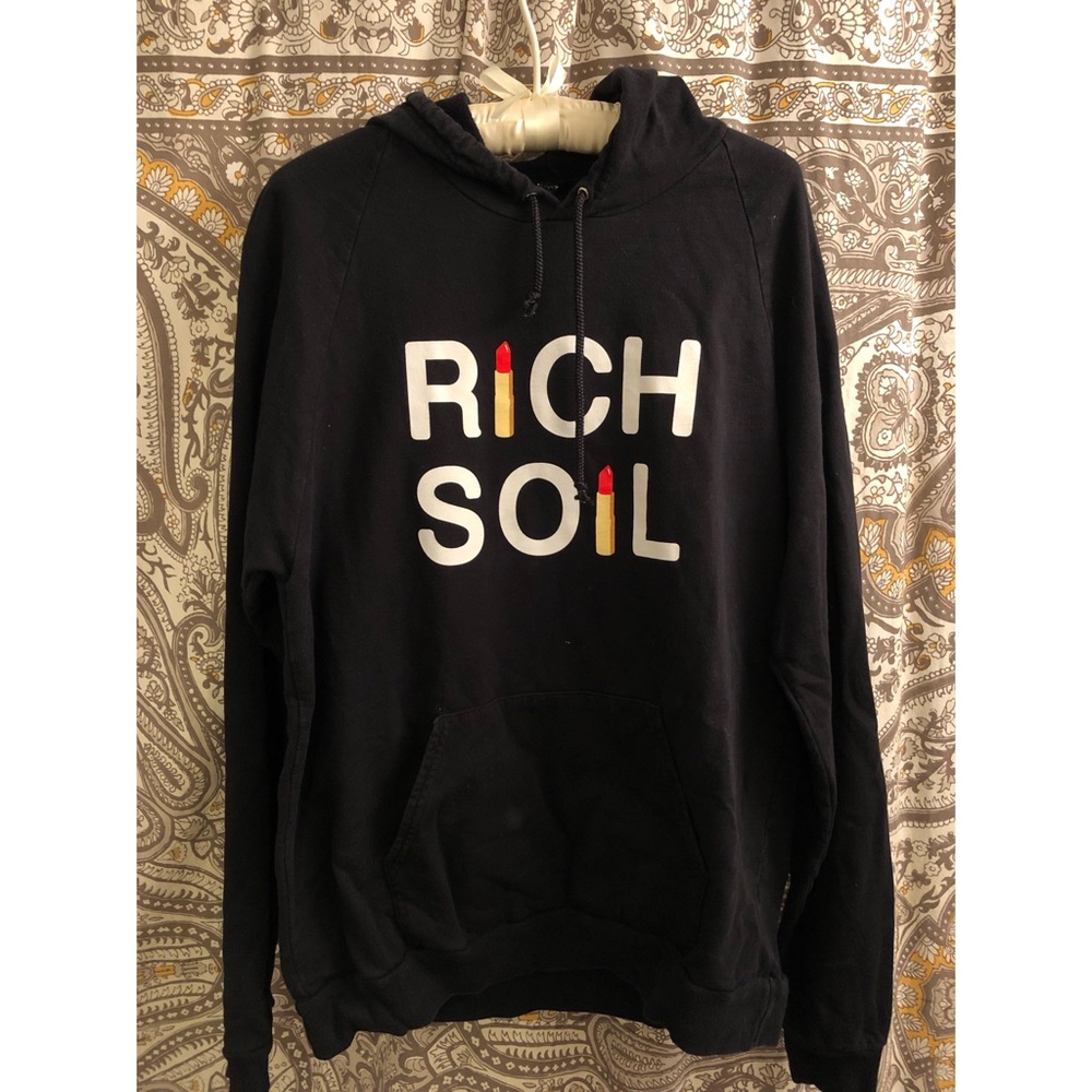 RICH SOIL Sweatshirt